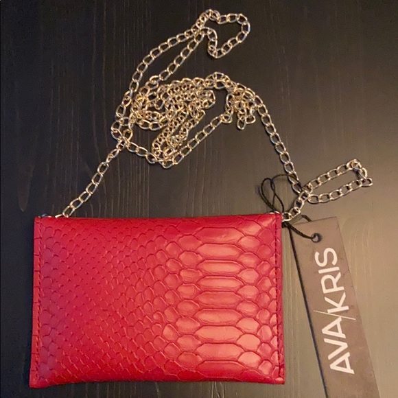AVA/KRIS Ruby Red Snake Skin Purse w/Gold chain - Picture 2 of 4